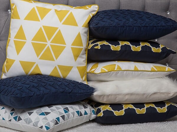 BELIANI - Lot de 2 coussins décoratifs PANSY 45 x 45 cm Jaune Motif géométrique - large