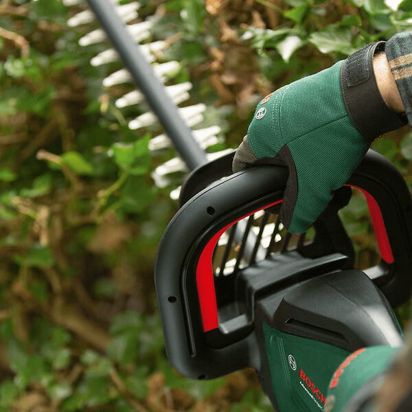 BOSCH - Taille-haies sans fil BOSCH Advanced HedgeCut 36V-65-28 + 1 batterie 2Ah - large