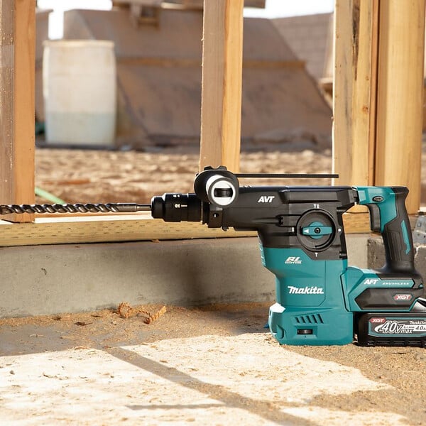 MAKITA - Perforateur-burineur SDS–PLUS 3,9J 40Vmax 30 mm XGT MAKITA HR009GZ (vendu sans batterie) - large
