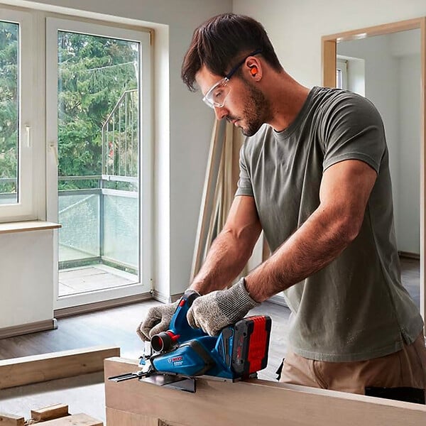 BOSCH - Rabot 82mm 18V BOSCH GHO 18V-26 solo L-Boxx, butée et sac à poussière - large