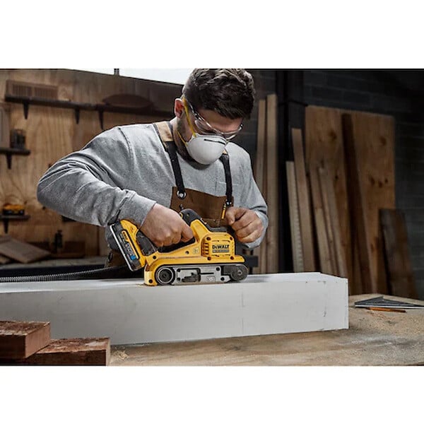 DEWALT - Ponceuse à bande 75 x 533 mm 18V DEWALT DCW220NT-XJ XR Brushless avec coffret - large