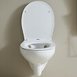 GODART - Cuvette WC suspendu NF sans bride en céramique + abattant frein de chute - Geo - vignette