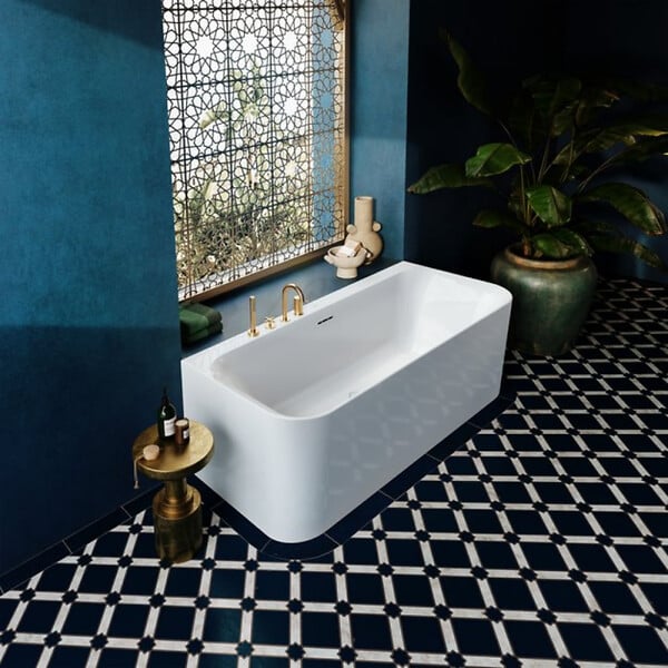 VILLEROY ET BOCH - Baignoire murale semi-îlot Loop & Friends avec bonde blanche et trop-plein chromé - large