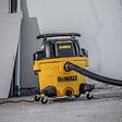 DEWALT - ASPIRATEUR EAU & POUSSIÈRES DEWALT DXVP-QT – 960W, 34L, SILENCIEUX - vignette