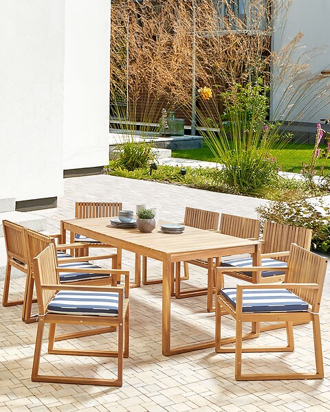 BELIANI - Lot de 8 chaises de jardin avec coussins SASSARI II Bois d\'acacia certifié Bleu marine - large