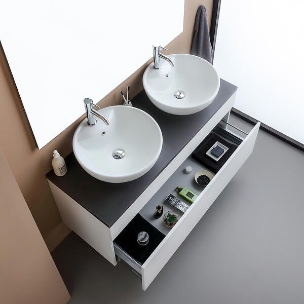 KIAMAMI VALENTINA - Meuble De Salle De Bains Sous-Vasque Suspendu 120Cm Blanc, Plateau Gris Et Miroir 120X110 | Sole - large