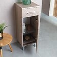 KIAMAMI VALENTINA - Armoire De Salle De Bains Au Sol Avec Porte Et Tiroir En Chêne Naturel | Rimini - vignette