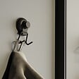 KIAMAMI VALENTINA - Porte-Manteau En Métal Noir Mat Avec Ventouse  | Menta - vignette