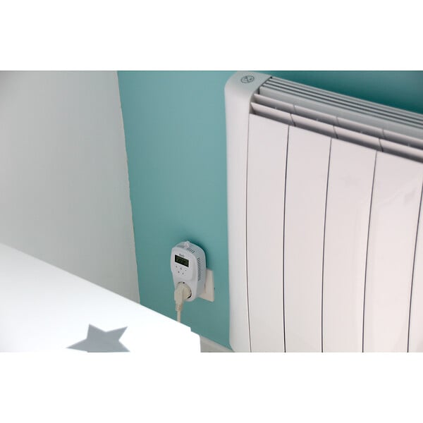 DIO - Prise connectée thermostatique - 3680W - chauffage + clim - Blanc - DiO - large