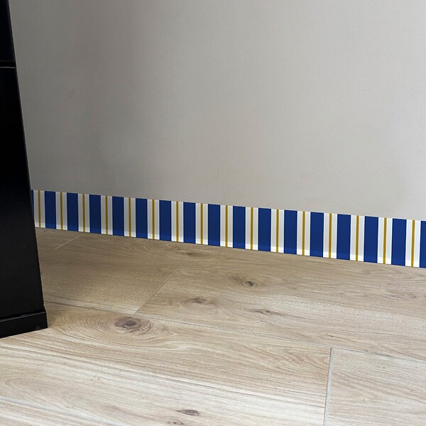 99DECO - Plinthes PVC adhésives décoratives pour sol - Lot de 25 - 200x8 cm (50m) Bleu - Bari - large