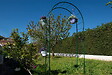 CENTRALE BRICO - Arche tube ROND20 losange vert sapin - 130x40x250 cm - Acier époxy - vignette