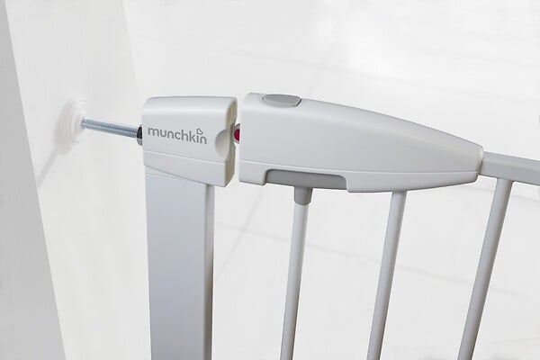 CENTRALE BRICO - Barrière De Sécurité Enfant Munchkin Portillon Semi-auto Métal Blanc, L.73 /79cm - large
