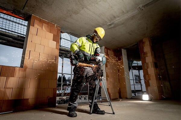 METABO - Meuleuse 230 mm 36-18 V WPB 36-18 LTX BL 24-230 (sans batterie ni chargeur), coffret - large