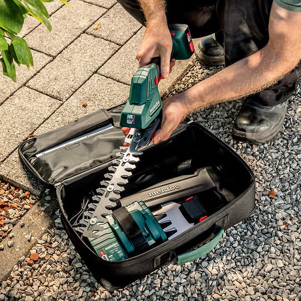METABO - Taille-bordures METABO 12 V PowerMaxx SGS 12 Q  1x 2,0 Ah Li-Power, SC 30 + coffret - large