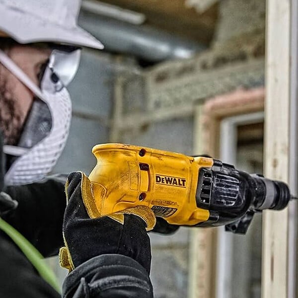 DEWALT - Perforateur SDS-plus 710W 2J DEWALT D25033-QS - large