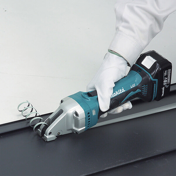 MAKITA - Cisaille métal 2x5Ah 18V LXT ® MAKITA DJS161RTJ en MAKPAC - large