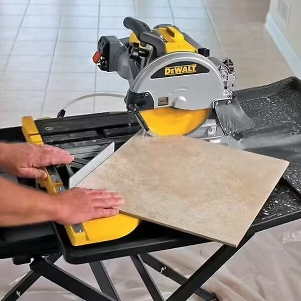 DEWALT - Scie à matériaux 1600W 250 mm  D24000-QS DEWALT - large