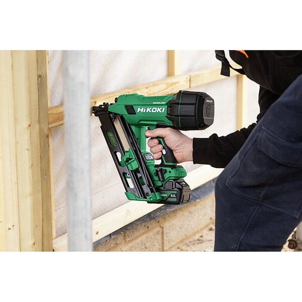 HIKOKI - Cloueur 90mm-18V-5Ah - HIKOKI - NR1890DCAWQZ -Li-ion Brushless-Tête en D bande papier - Hitcase IV - large