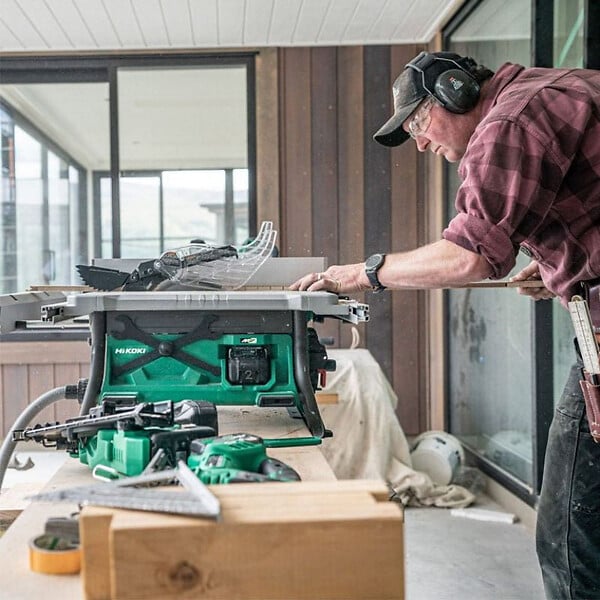 HIKOKI - Scie sur table Multi Volt Ø255mm cap 57mm - 36V Brushless HIKOKI C3610DRJW4Z - sans batterie ni chargeur - carton - large