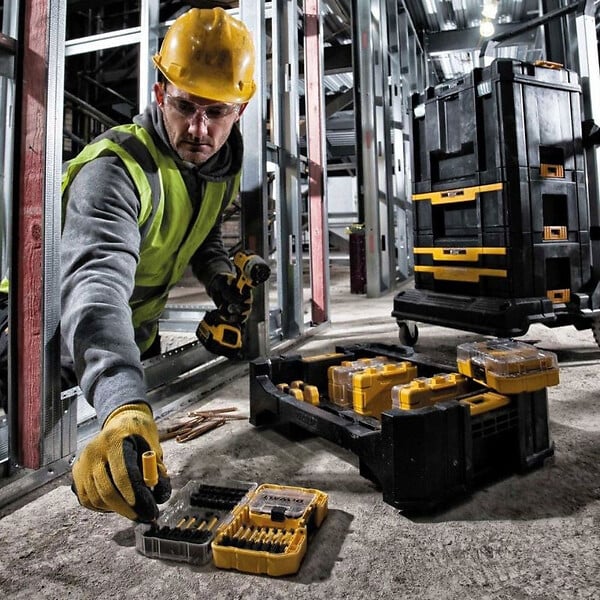 DEWALT - Coffret Thoughcase de 37 pièces DEWALT DT70732T-QZ avec embouts 25/57/89mm - large