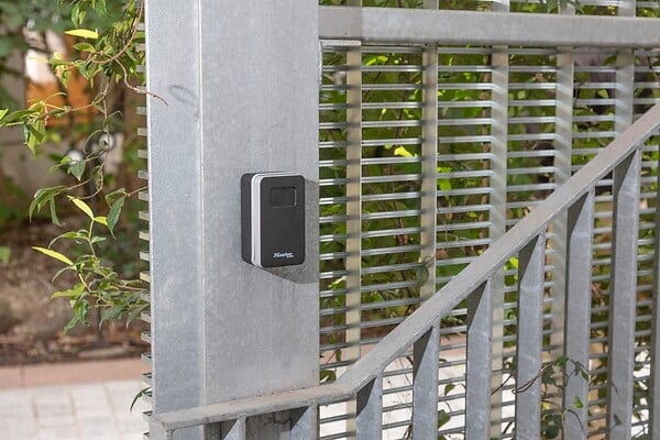 MASTER LOCK - Rangement sécurisé pour les clés : Select Access à montage mural - Format M - Construction en aluminium résistante aux intempéries - Kit de montage inclus- Combinaison programmable à 4 chiffres  -Noir - large