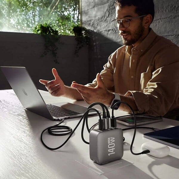 ECOFLOW - EcoFlow RAPID Pro Charger 140W - Chargeur GaN 4 ports, compact et puissant - large