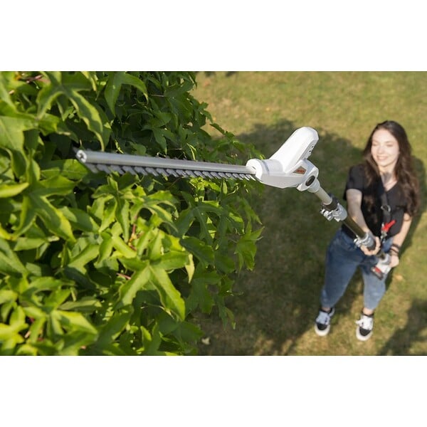 IKRA - Taille haie sur perche téléscopique 20V - Coupe longueur 40 cm - Batterie lithium 2.0Ah Chargeur 20V - IKRA - large