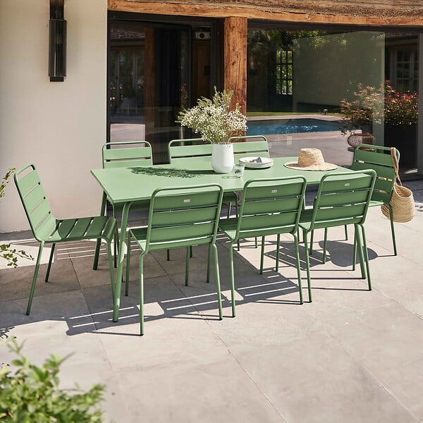 OVIALA - Ensemble table de jardin et 8 chaises en métal vert cactus  - Palavas - large