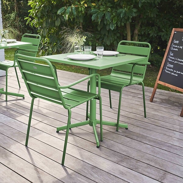 OVIALA - Ensemble table de jardin carrée et 2 fauteuils métal vert cactus  - Palavas - large