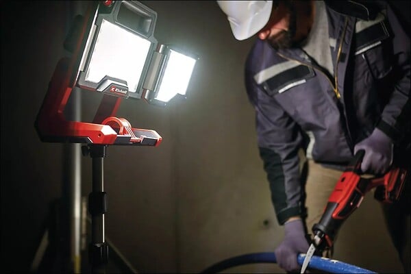 EINHELL - Lampe à batterie  TP-CL 18/3000 Li Set - Solo avec trépied - large