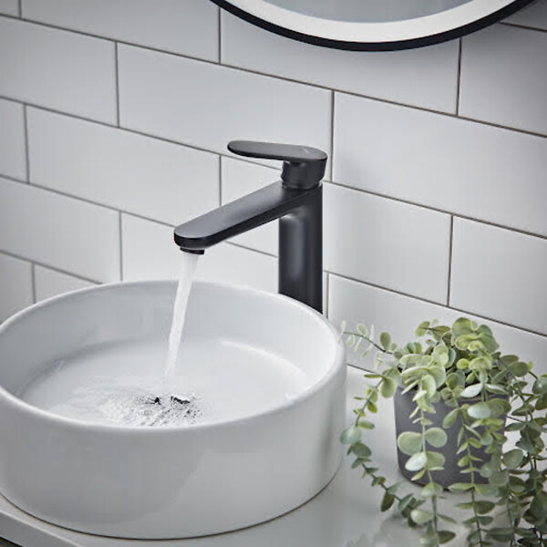 HANSGROHE - Hansgrohe Vernis Blend Mitigeur de lavabo 190 sans tirette ni vidage, Noir mat (71582670) - large
