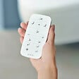 VITRA - Vitra  V-Care Comfort WC lavant suspendu sans bride avec commandes à distance + fonctions personnalisables, blanc (5674B0403-6194) - vignette
