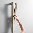 HANSGROHE - Pommeau de douche Pulsify E 100 EcoSmart bronze brossé + flexible de douche Designflex 125 cm bronze brossé - vignette
