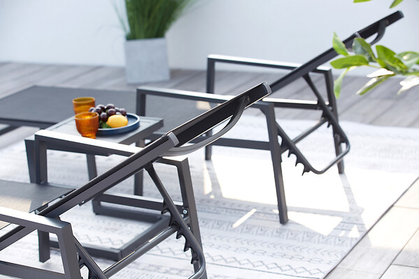 CONCEPT USINE - Lot de 2 transats et une table d'appoint noir BARI - large