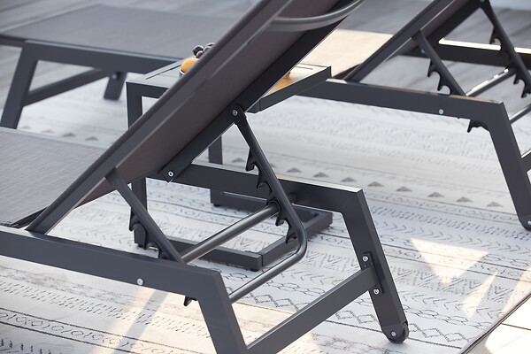 CONCEPT USINE - Lot de 2 transats et une table d'appoint gris et noir PRATO - large