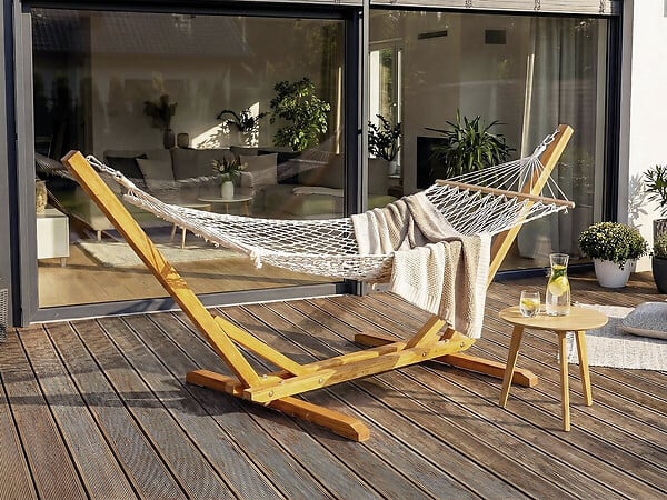 HABITAT ET JARDIN - Hamac bois avec toile en macramé "Dallas" - 305 x 120 x 123 cm - Blanc - large
