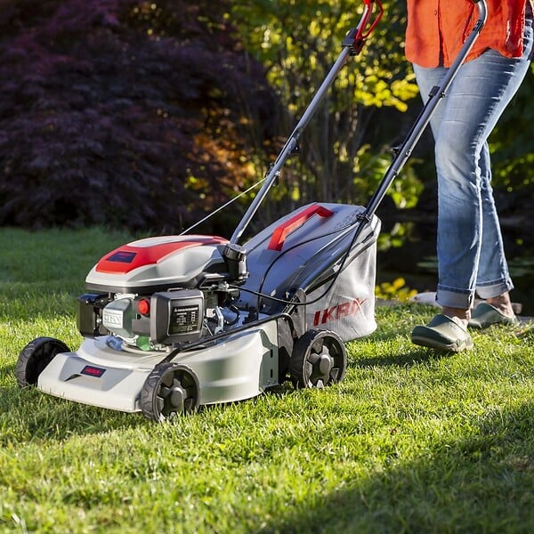 IKRA - Tondeuse à gazon thermique Autotractée 1000m2 - 3,5CV 145Cm3 Coupe 41.8cm Mulching Moteur 4T Bac 40L IKRA - large