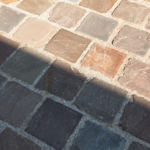 RO'MA NATURE - Pavé Grès Kandla Multicolore 14x14x3-5 cm (vendu au m² - 42 pavés/m²) - large