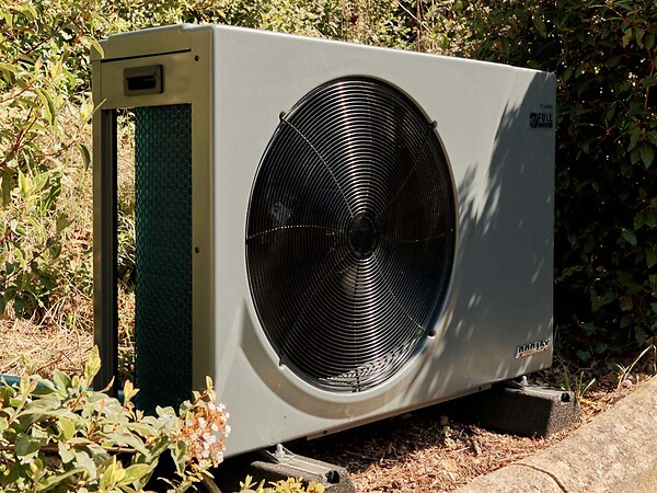 POOLEX - Pompe à chaleur 20,10 kW Poolex Silverline FI 200 + Kit by-pass Ø 50 mm - large