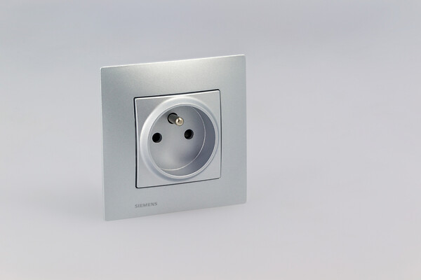SIEMENS - SIEMENS Prise 2P+T SILVER Delta Viva + Plaque Silver - large
