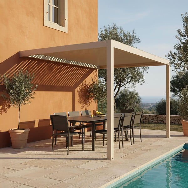 OVIALA - Pergola bioclimatique adossée 3x4 m et 2 stores bois crème - Oia - large