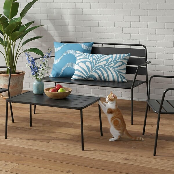 OVIALA - Lot de 2 coussins carrés polyester 45x45x8 cm blanc et bleu clair - Quito - large