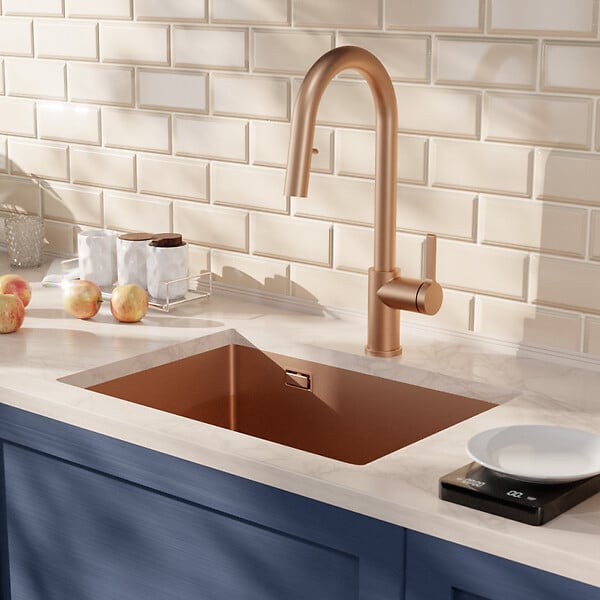 CERAMIA - Timeless 55x45x21 cm �vier sous plan en inox 304 + mitigeur inox avec douchette extractible, cuivre bross� (TMLKSU-5545BCP-M2) - large