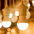 XANLITE - Lot de 2 ampoules LED A60 opaques, culot E27, 9W chacune, équivalent 60W, 806 lm, blanc neutre, 4000K, faible consommation, durée de vie 15000 h - vignette
