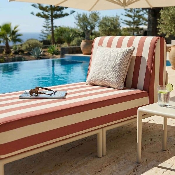 OVIALA - Méridienne rayée pour salon de jardin modulable en tissu terracotta - Patio - large