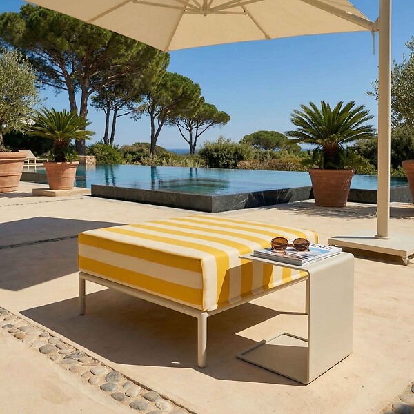 OVIALA - Pouf rayé pour salon de jardin modulable en tissu jaune clair - Patio - large