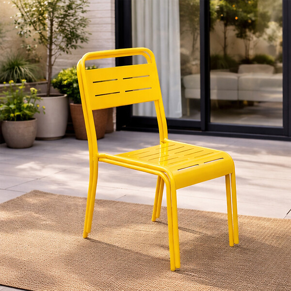 CONCEPT USINE - Lot de 2 chaises de jardin empilables jaunes BERGAME $ - large