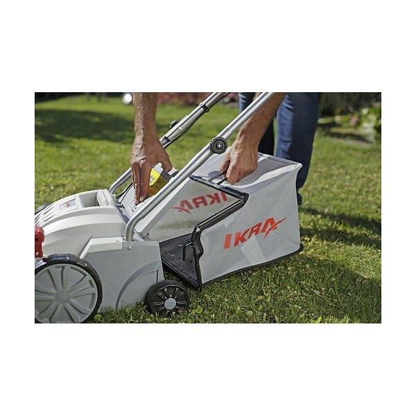 IKRA - Scarificateur à gazon électrique 1500W, 32cm - Aérateur de pelouse 2en1 scarification & émoussage, bac 30L Entretien gazon IKRA - large