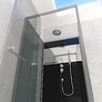 AURLANE - Cabine de Douche Carrée 90x90cm Porte Pivotante - Fond Noir avec bande effet miroir - SQUARE STRIPE - vignette