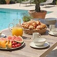 OVIALA - Table de jardin en aluminium et céramique effet bois 206 cm crème - Tivoli - vignette